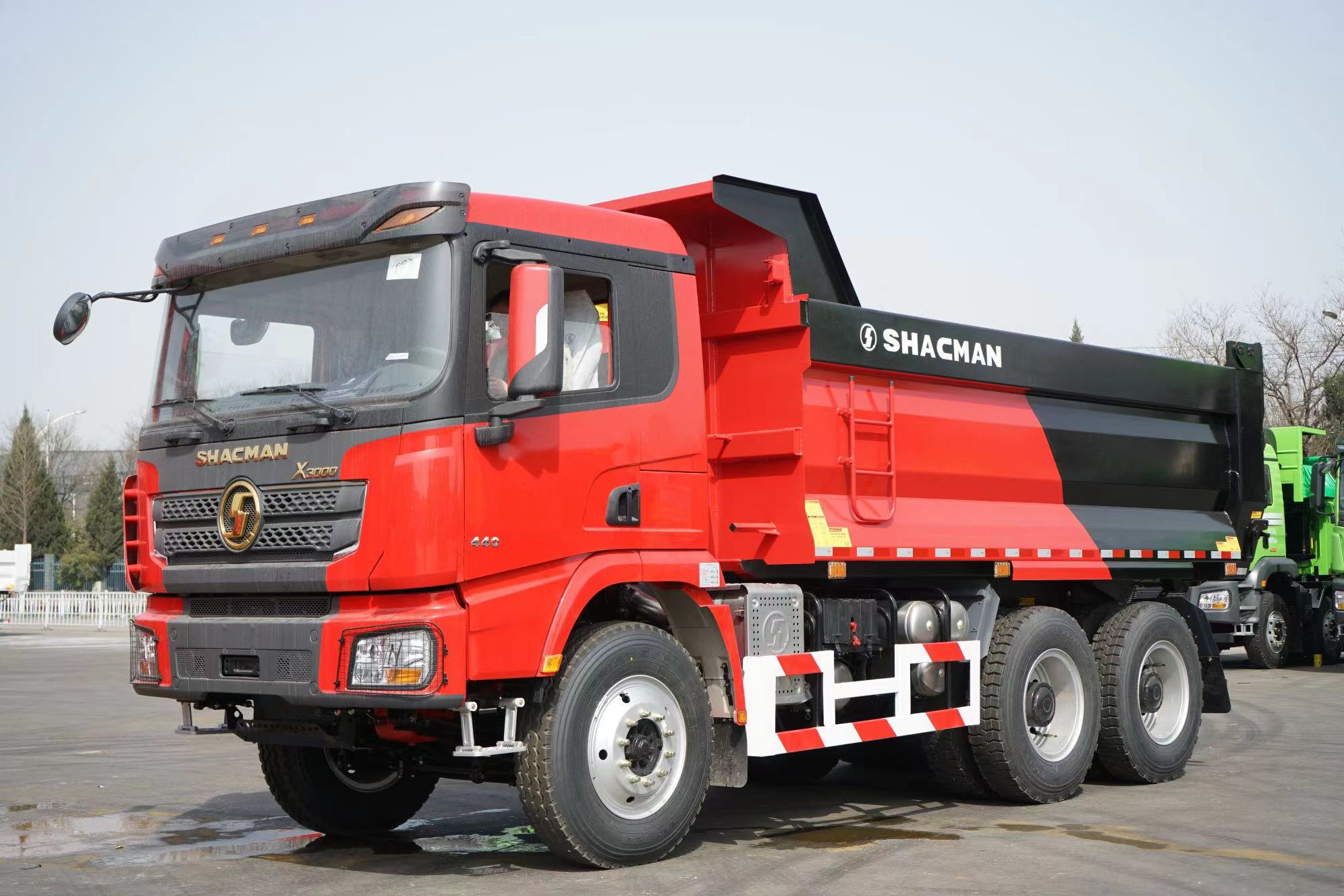 SHACMAN X3000 SX32586W354C volquetes
