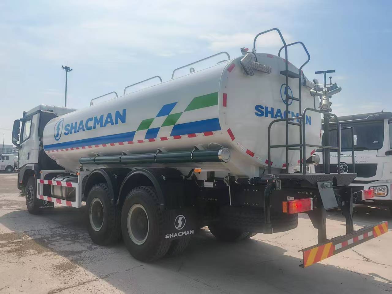 Cisterna Agua X5000S SHACMAN