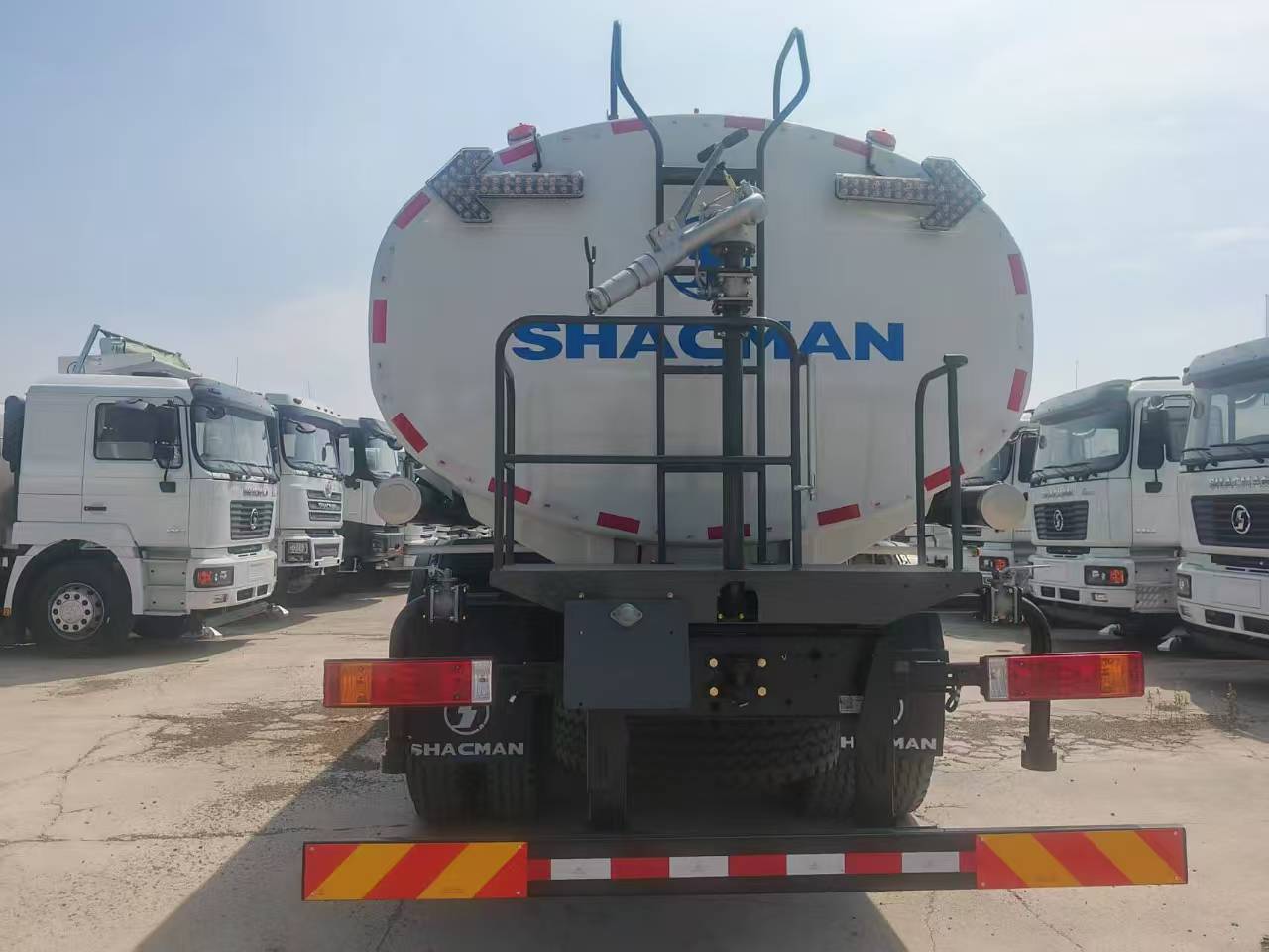 Cisterna Agua X5000S SHACMAN